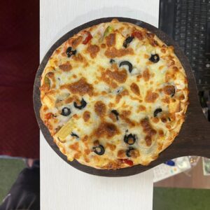 Indian salsa pizza