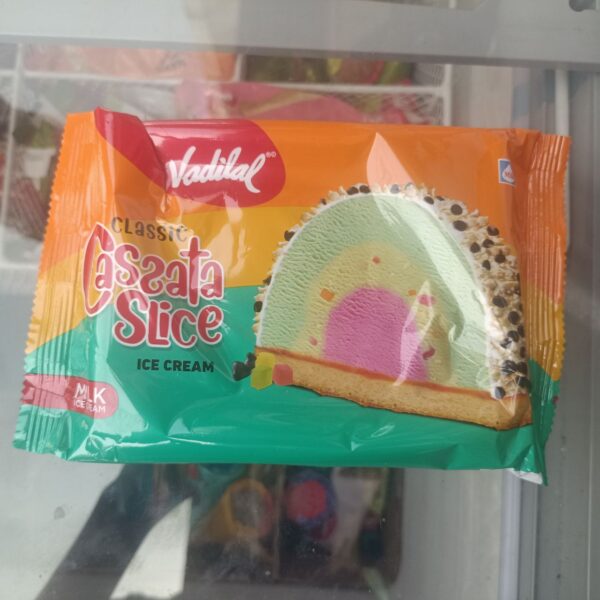 Casata slice icecream + 2 tissue