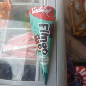 Flingo chocho brownie cone (ice cream) + 2 tissue